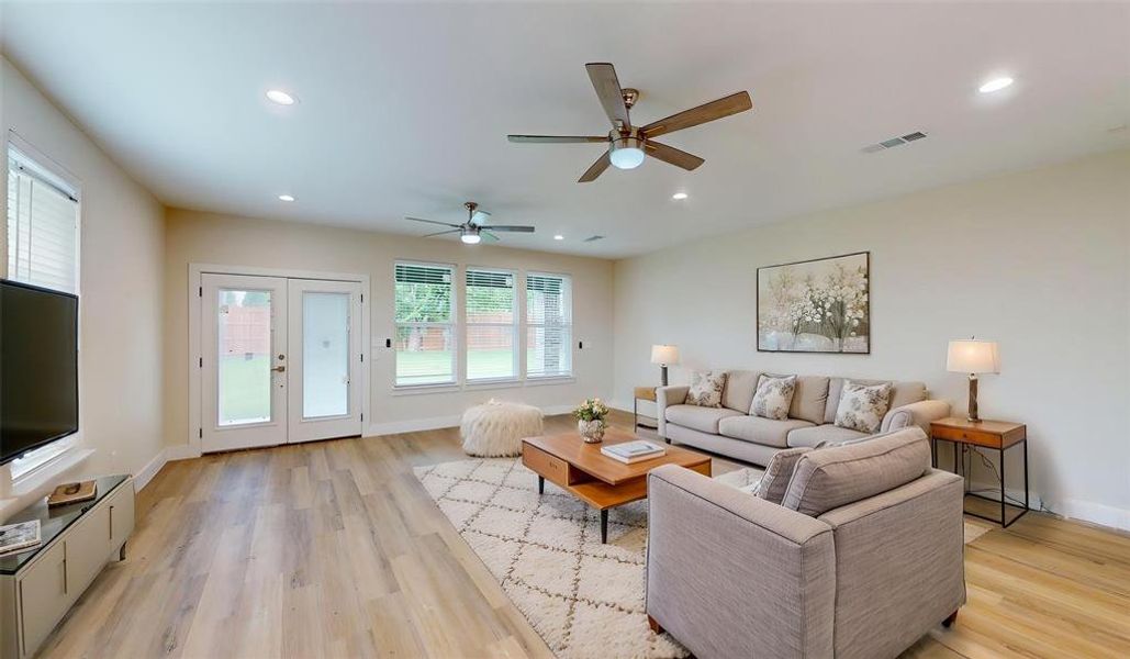 Furnished interior view inside a new home in , Grand Prairie (Image 15).