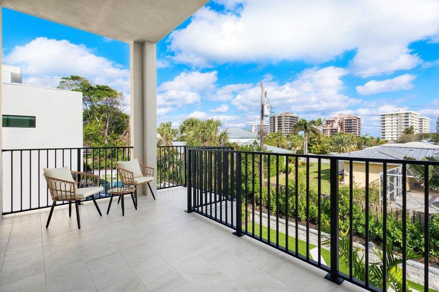 Exterior details and patio area of a home in , Juno Beach (Image 34).