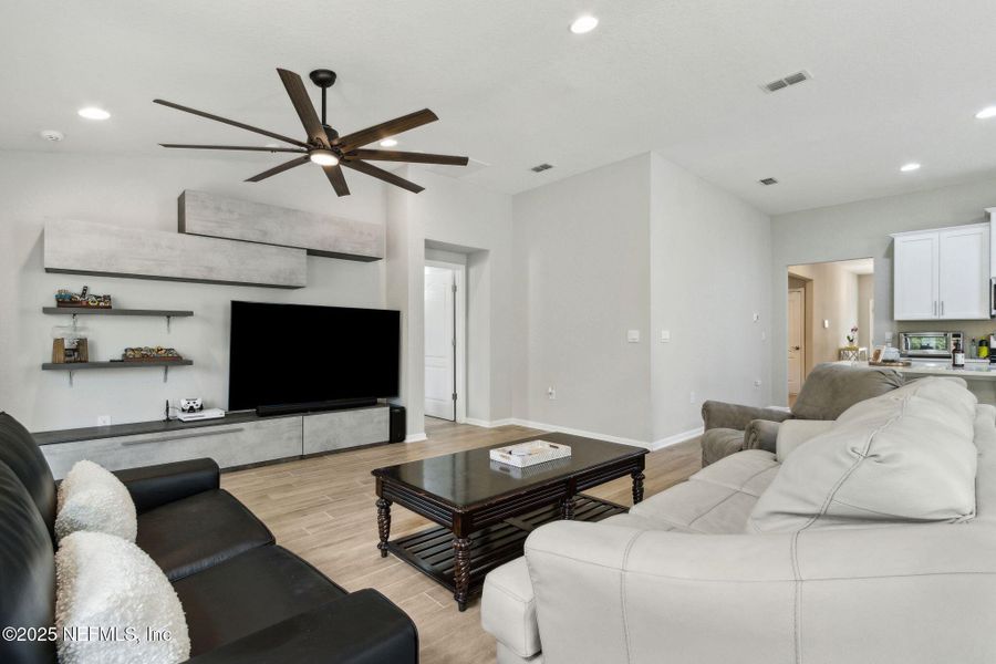 Furnished interior view inside a new home in River Glen, Yulee (Image 12). Furnished interior view inside a new home in River Glen, Yulee (Image 12).