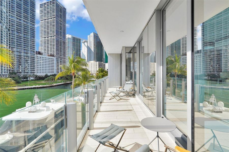 Condo located in Miami, FL showcasing its design and architecture (Image 24).