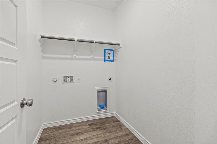 Spacious, unfurnished interior of a new home in Deer Creek, Crowley (Image 11).