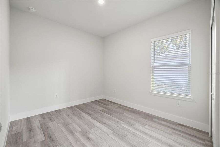 Spacious, unfurnished interior of a new home in , Dunnellon (Image 19).