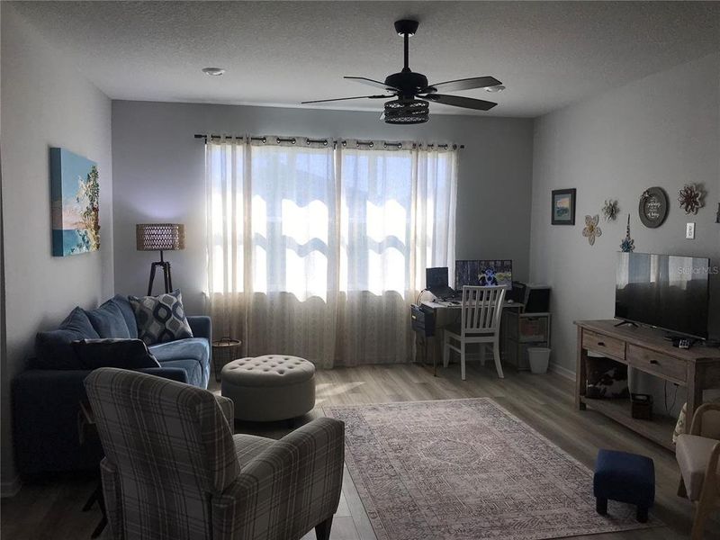 Furnished interior view inside a new home in Del Webb Stone Creek, Ocala (Image 8).