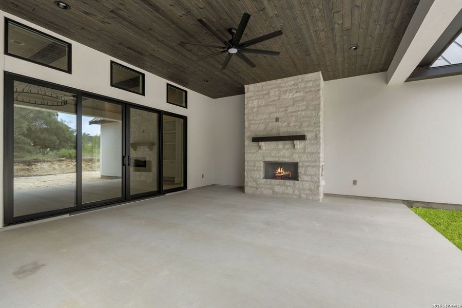 Exterior details and patio area of a home in , San Antonio (Image 36).