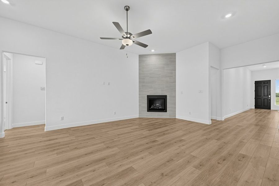 Spacious, unfurnished interior of a new home in South Oak, Lakewood Village (Image 16).