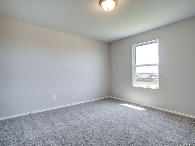 Spacious, unfurnished interior of a new home in Comanche Ridge, San Antonio (Image 30).