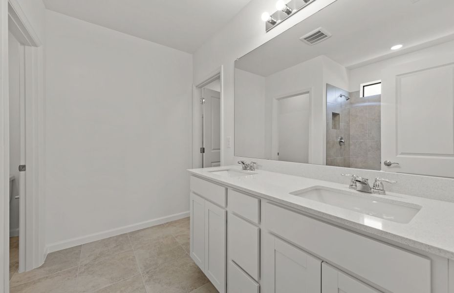 Furnished interior view inside a new home in Caloosa Cove, Labelle (Image 5).