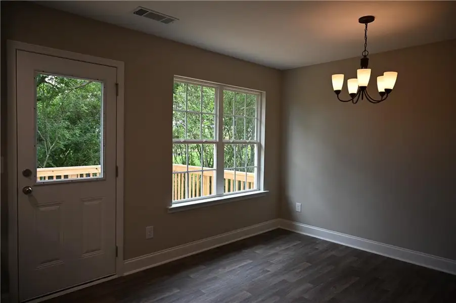 Spacious, unfurnished interior of a new home in , Gainesville (Image 15).