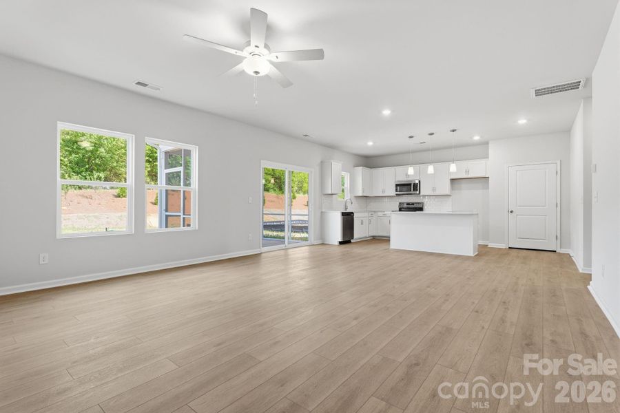 Spacious, unfurnished interior of a new home in Piper Creek, Newton (Image 16).