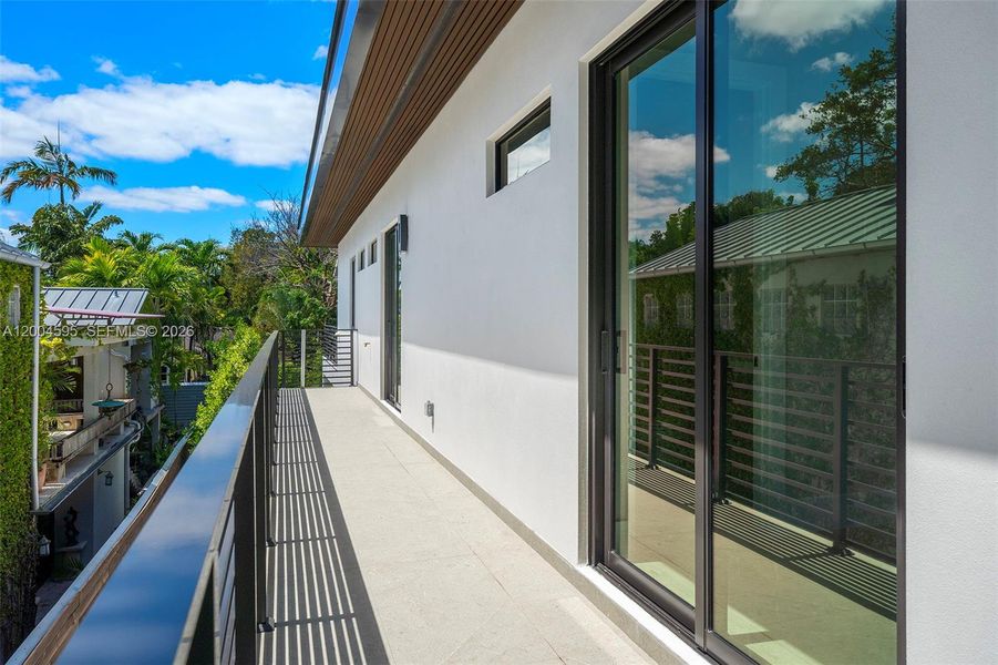 Exterior details and patio area of a home in , Miami (Image 30).