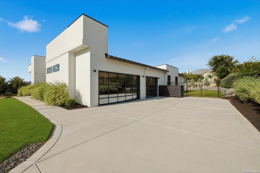 Image 79 of a home in .