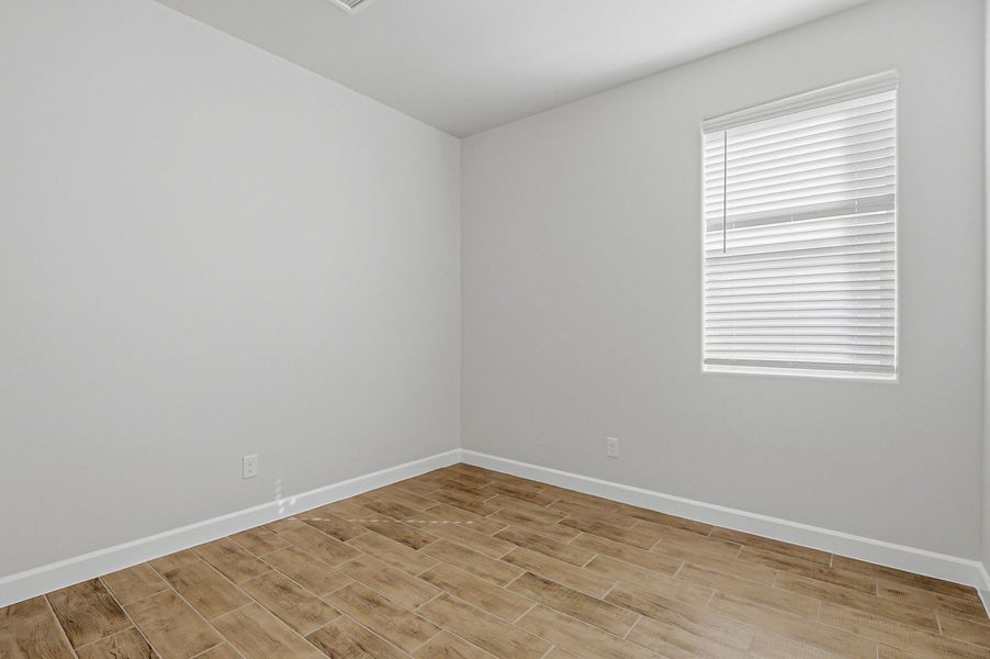 Spacious, unfurnished interior of a new home in Paseo Del Este, El Paso (Image 24).