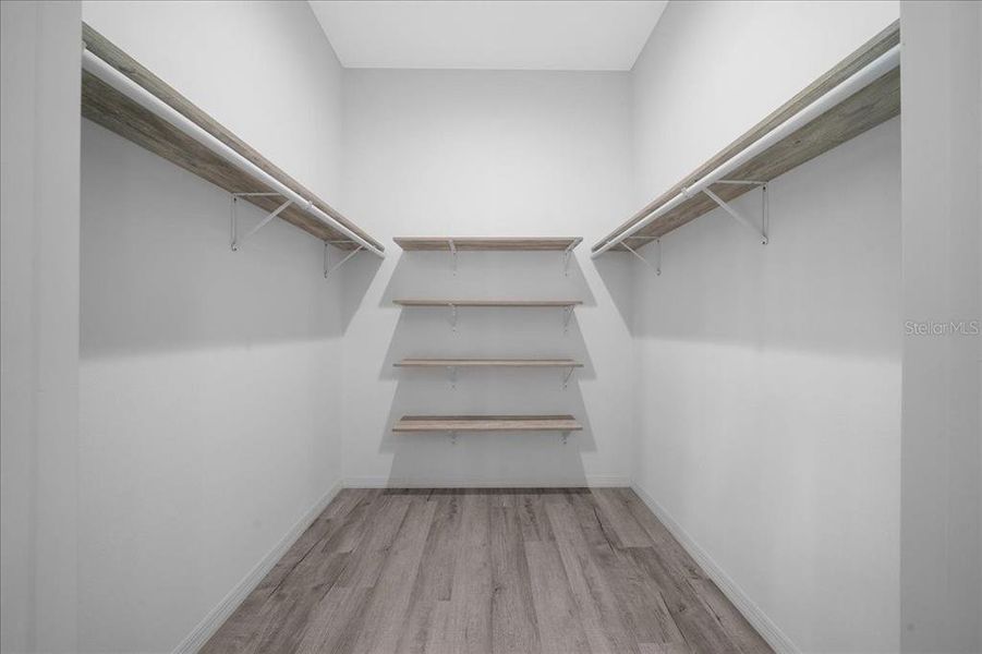 Spacious, unfurnished interior of a new home in , Ocala (Image 23).