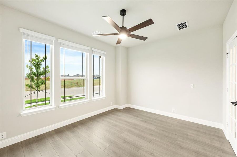 Spacious, unfurnished interior of a new home in Hulen Trails Classic 50, Fort Worth (Image 31). Spacious, unfurnished interior of a new home in Hulen Trails Classic 50, Fort Worth (Image 31).