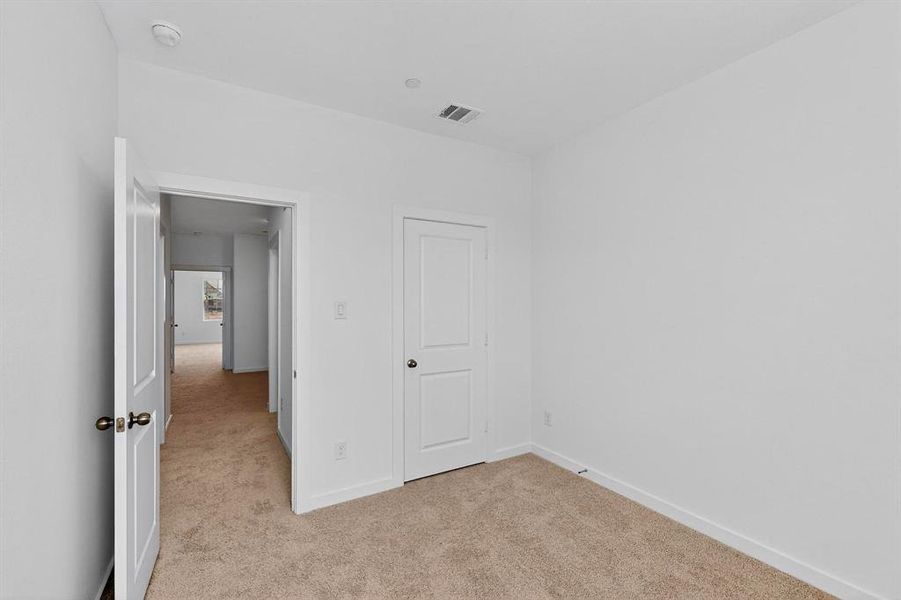 Spacious, unfurnished interior of a new home in Solterra Texas, Mesquite (Image 29).