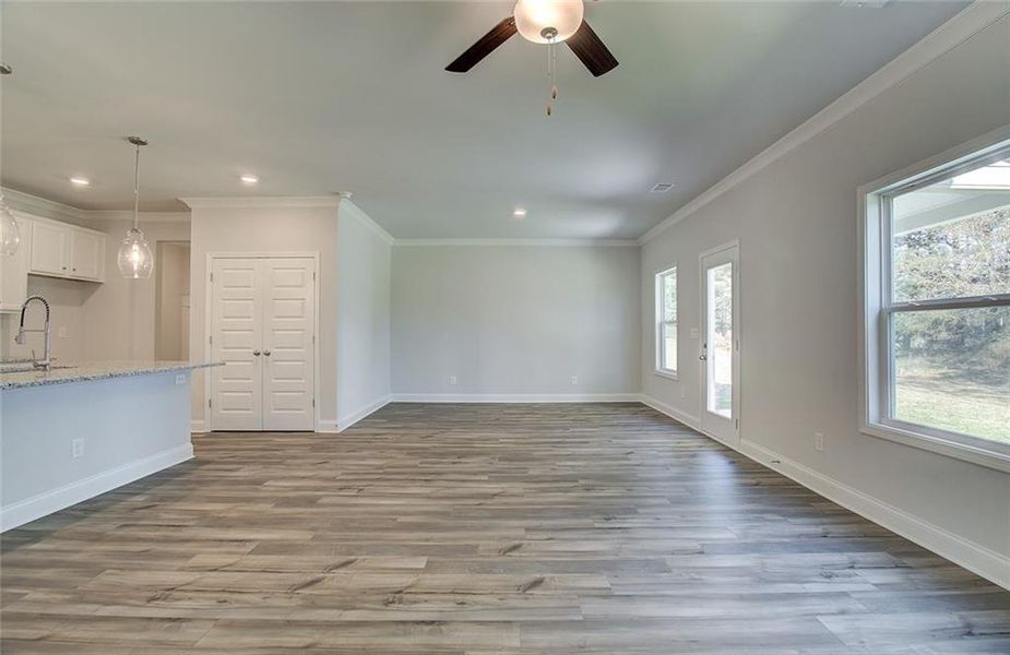 Spacious, unfurnished interior of a new home in Crofton Place Enclave, Snellville (Image 17).