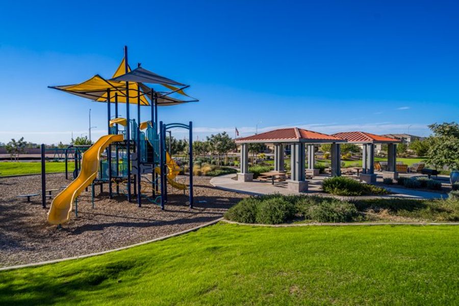 Community amenities in La Mira, Mesa (Image 29).