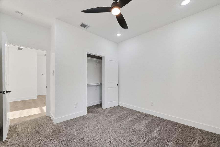 Spacious, unfurnished interior of a new home in , Houston (Image 27).