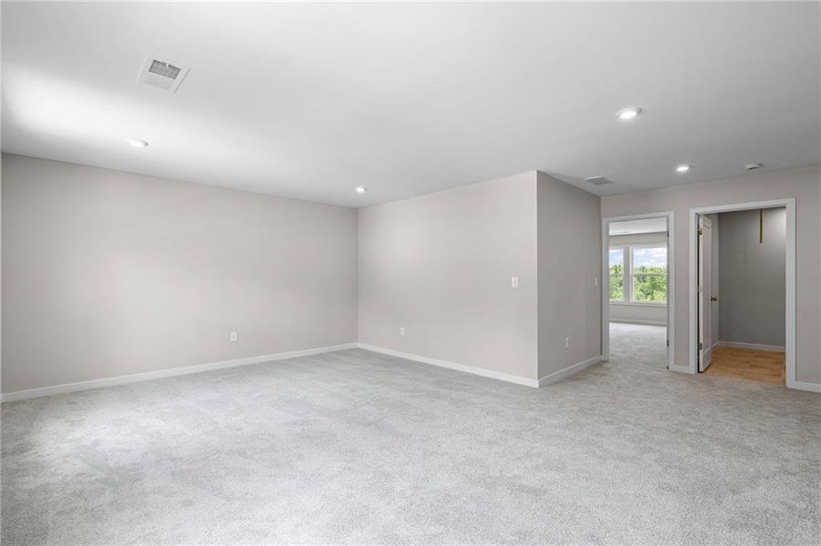 Spacious, unfurnished interior of a new home in Crossvine Estates, Braselton (Image 33).