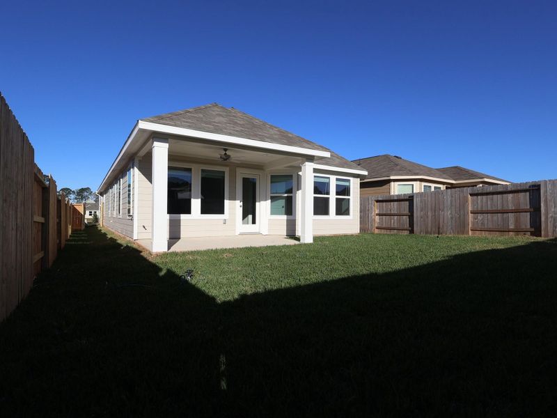 Exterior details and patio area of a home in Lone Star Landing, Montgomery (Image 3).
