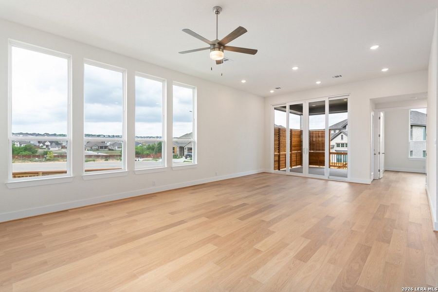 Spacious, unfurnished interior of a new home in Homestead, Schertz (Image 19).