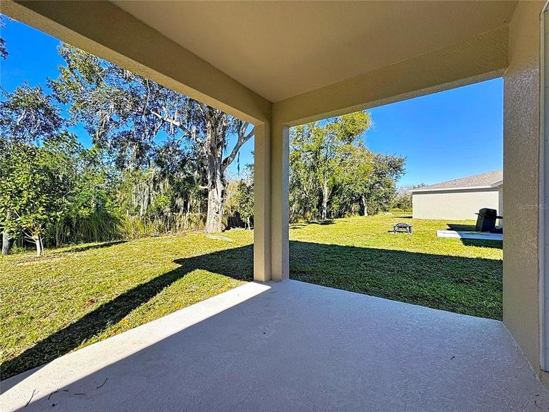 Exterior details and patio area of a home in , Kissimmee (Image 4).