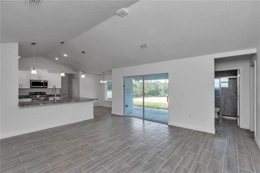 Spacious, unfurnished interior of a new home in , Ocala (Image 36).