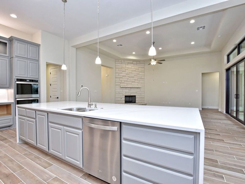 Representative furnished interior of a home built from the Avalon by Giddens Homes in Scofield Farms Estates, Georgetown (Image 86).
