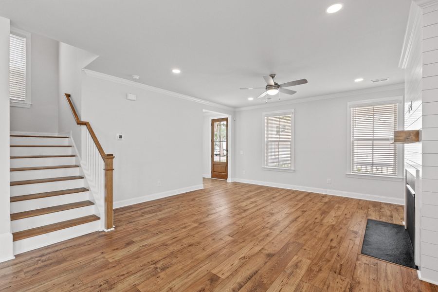 Spacious, unfurnished interior of a new home in Oak Bluff, Charleston (Image 27). Spacious, unfurnished interior of a new home in Oak Bluff, Charleston (Image 27).