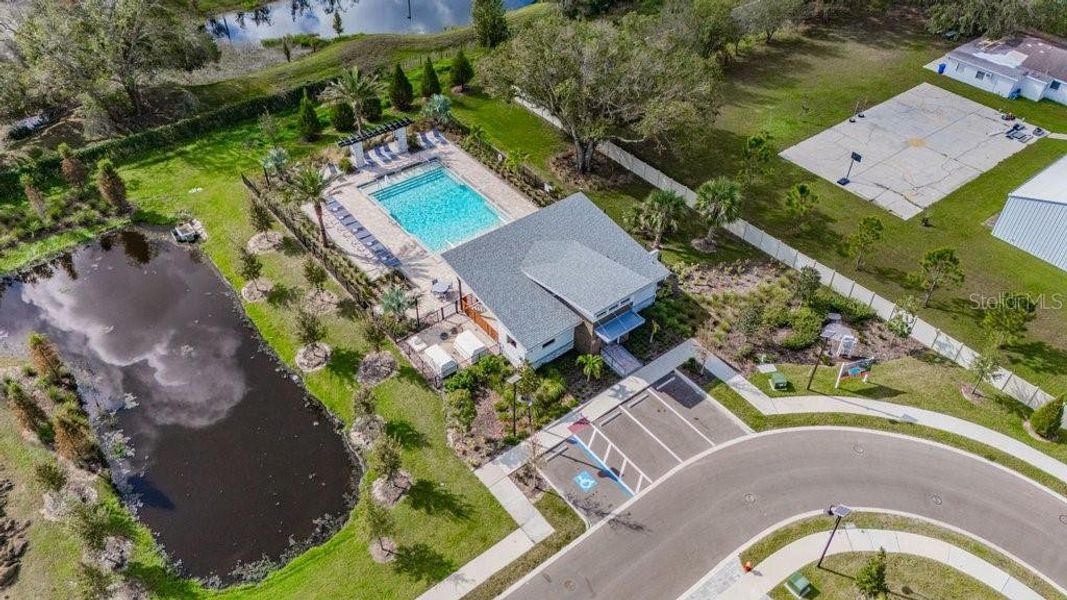 Community amenities in Bloomingdale Townes, Brandon (Image 33).