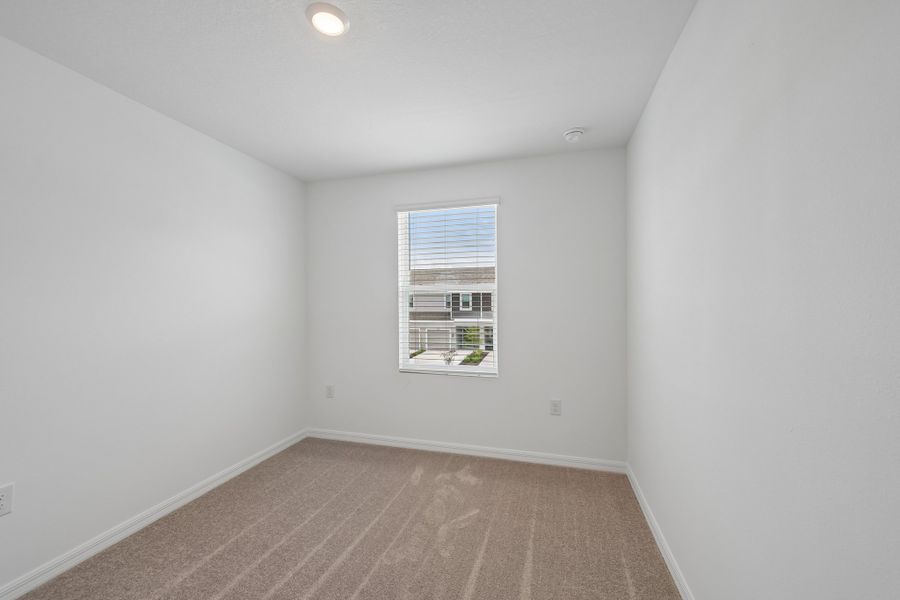 Spacious, unfurnished interior of a new home in Skye Ranch Community Group Page, Sarasota (Image 17).