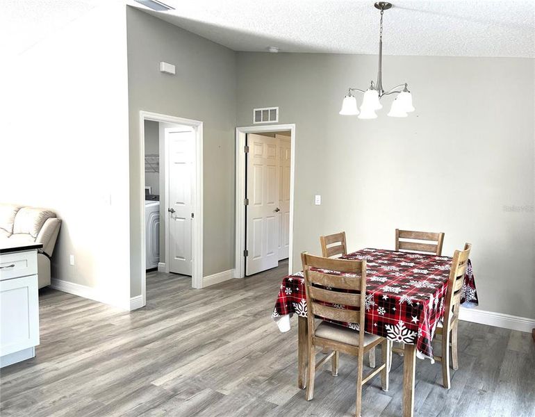 Furnished interior view inside a new home in , Dunnellon (Image 11).