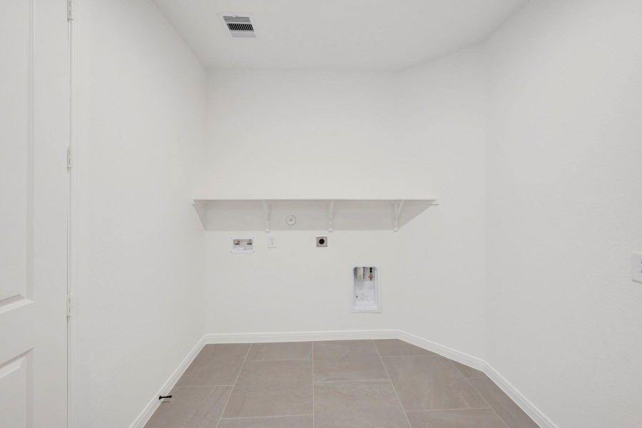 Spacious, unfurnished interior of a new home in The Grand Prairie - Retreat Collection, Hockley (Image 16). Spacious, unfurnished interior of a new home in The Grand Prairie - Retreat Collection, Hockley (Image 16).