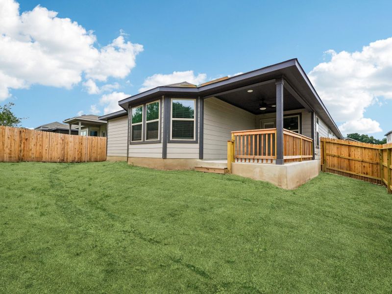 Exterior details and patio area of a home in Royal Crest, San Antonio (Image 17).