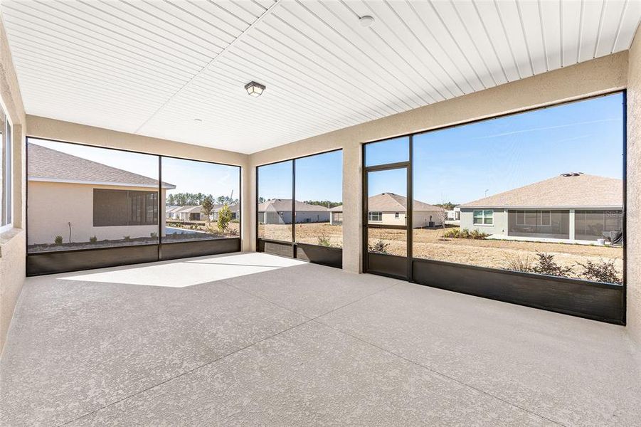 Exterior details and patio area of a home in , Ocala (Image 4).