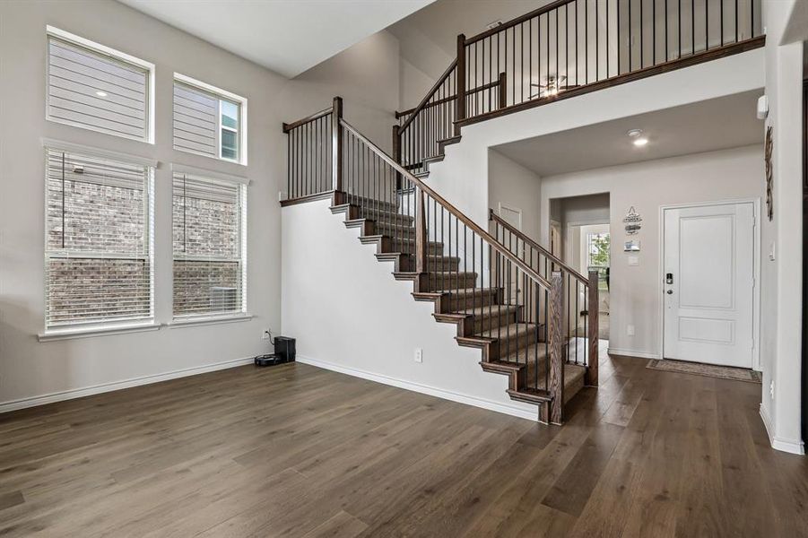 Spacious, unfurnished interior of a new home in Silverado, Aubrey (Image 21).