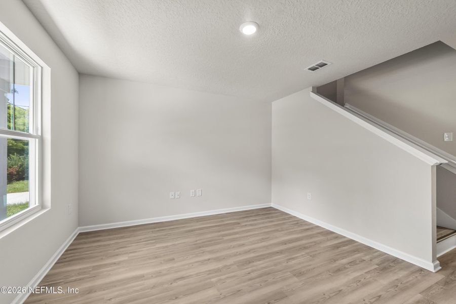 Spacious, unfurnished interior of a new home in , Jacksonville (Image 29).