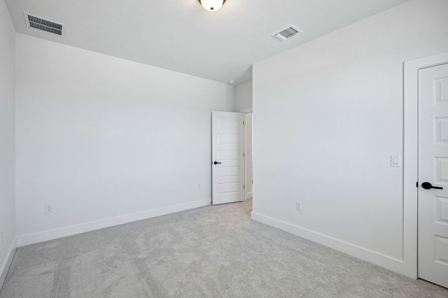 Representative unfurnished interior of a home built from the Denali by Pacesetter Homes in Easton Park, Austin (Image 31).