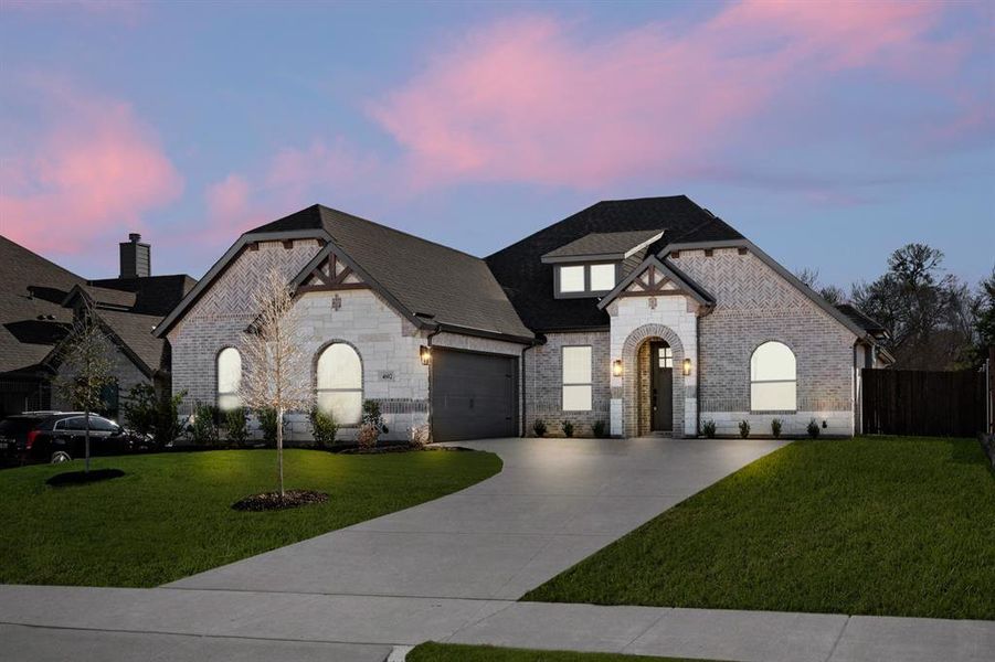 4602 Thistle- Front-4