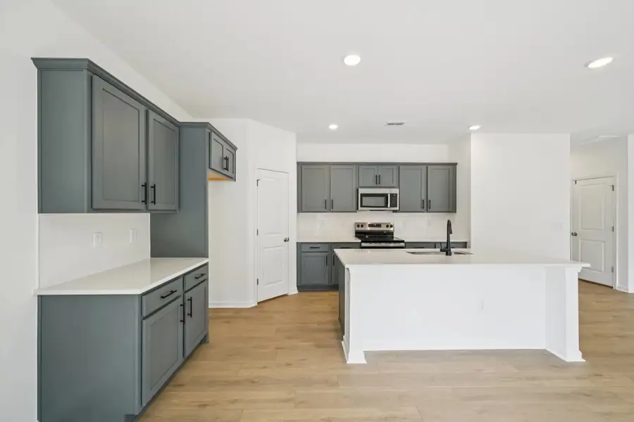 Representative images and renderings are for illustrative purposes. Actual structural options and design finishes of home may vary. Representative images and renderings are for illustrative purposes. Actual structural options and design finishes of home may vary.
