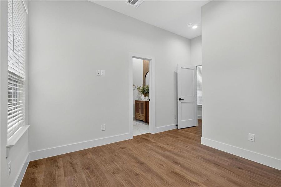 Spacious, unfurnished interior of a new home in , Dallas (Image 23).