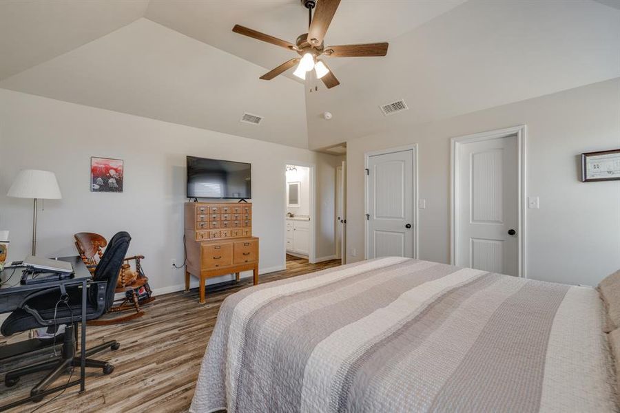 Furnished interior view inside a new home in , Abilene (Image 24).