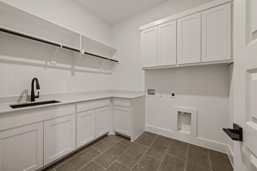 Furnished interior view inside a new home in Rolling Creek Ranch, Aledo (Image 7). Furnished interior view inside a new home in Rolling Creek Ranch, Aledo (Image 7).