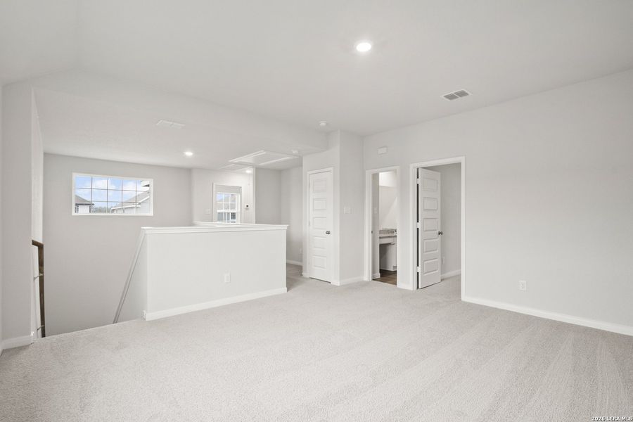 Spacious, unfurnished interior of a new home in Abbott Place, St. Hedwig (Image 16).