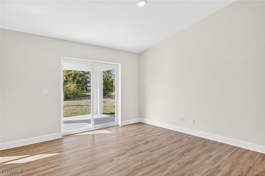 Spacious, unfurnished interior of a new home in Cape Coral, Cape Coral (Image 20).