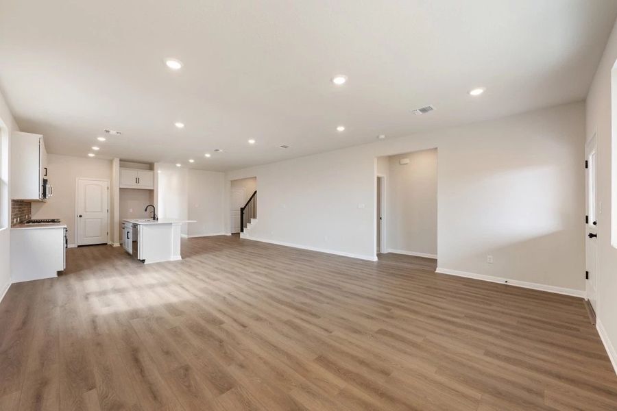 Spacious, unfurnished interior of a new home in Berry Creek Highlands, Georgetown (Image 32).