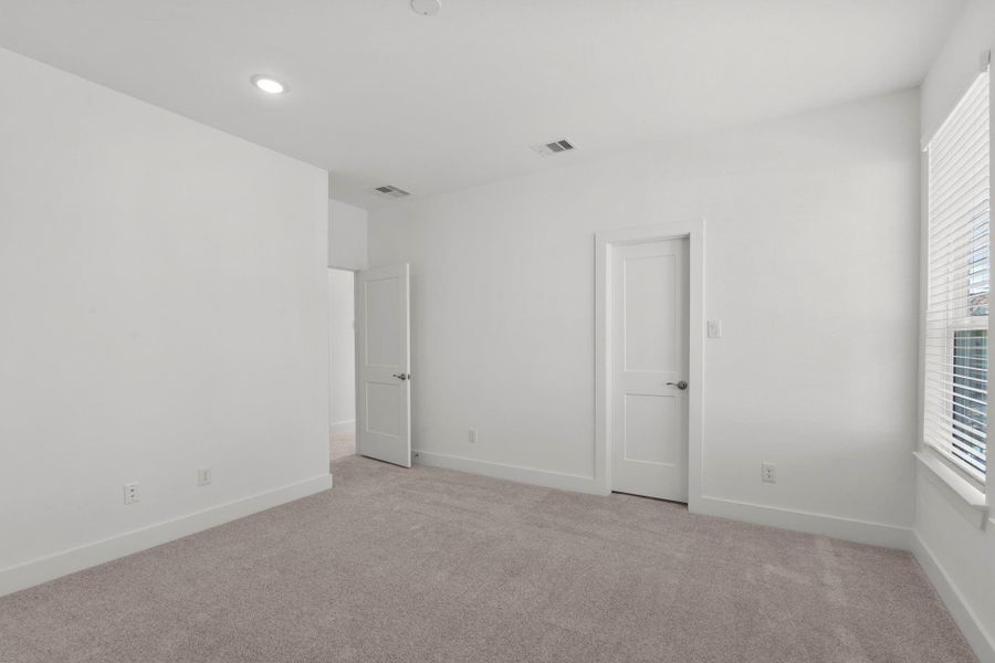 **Photos are representative of the floor plan and not of the actual home** **Photos are representative of the floor plan and not of the actual home**