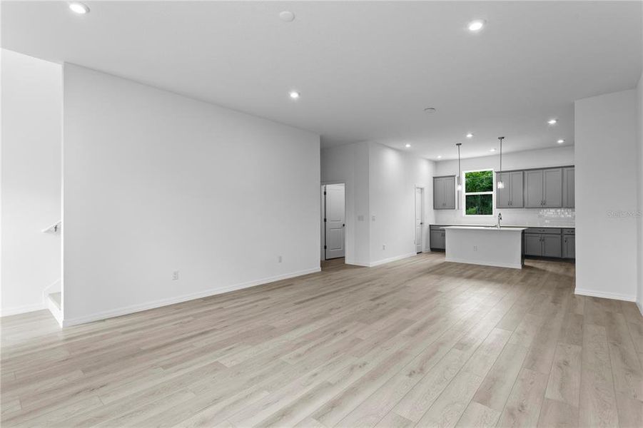 Spacious, unfurnished interior of a new home in , Westchase (Image 29).