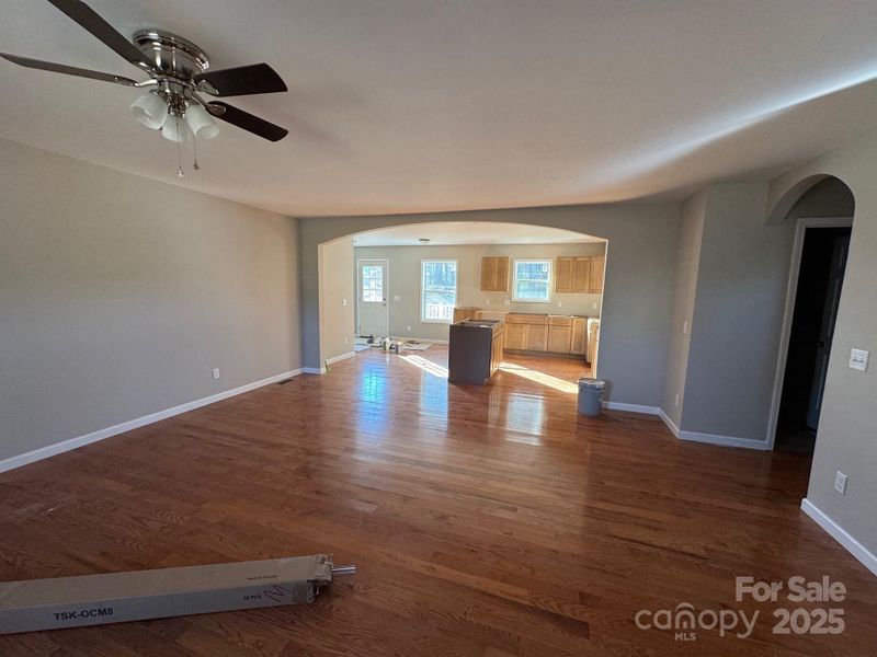 Spacious, unfurnished interior of a new home in , Granite Falls (Image 7).