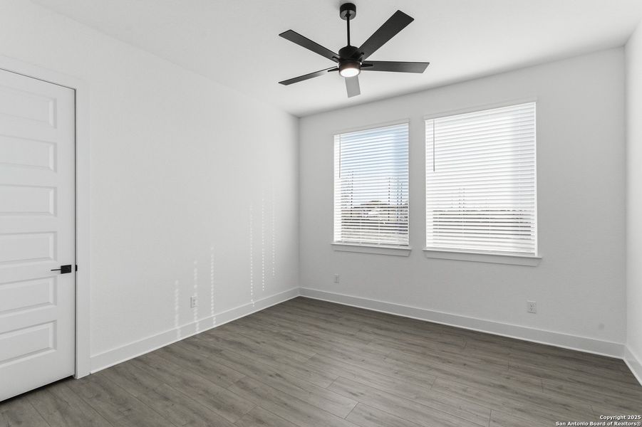 Spacious, unfurnished interior of a new home in Sienna Lakes, San Antonio (Image 42).
